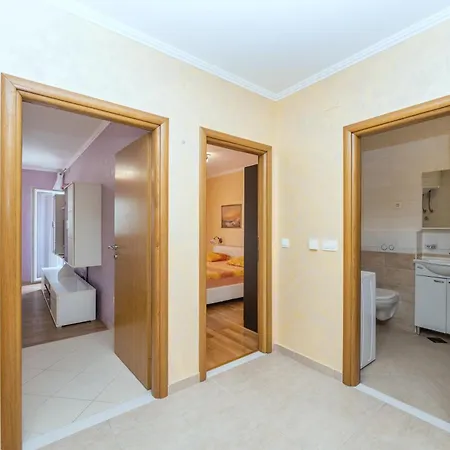 Apartment Dijana *
