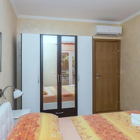 Apartment Dijana Makarska