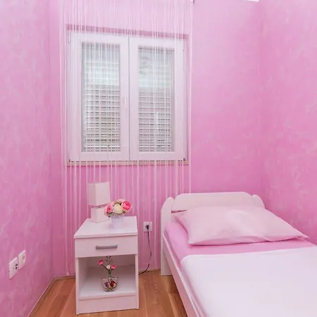Dijana Apartment Makarska