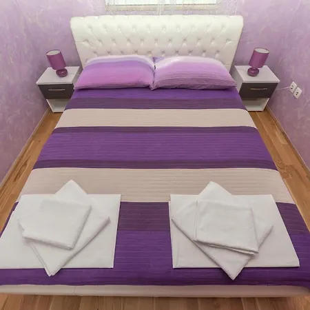 Dijana Apartment *