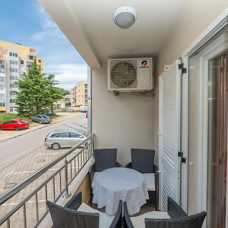 Apartment Dijana *
